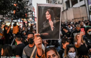 Manifestació a Istambul protesta per l'assassinat de MahasaAmini