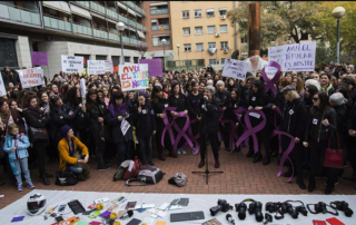 Manifestacio Dones contra l'assajament. ARA, Foto Pere Virgili