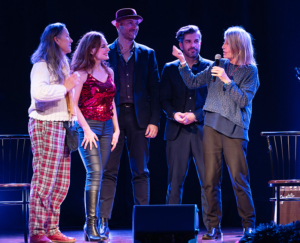 Merce Espelleta i Imma Manresa, junto al Trio de Silvia Marsó